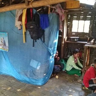 La maison en bambou d'élèves du foyer de Rung