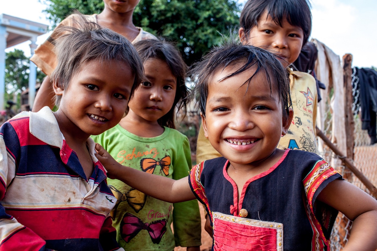 Des enfants de l'ethnie Jarai au Vietnam