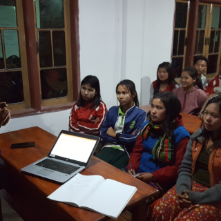 Un générateur et des meubles pour les élèves de Madu en Birmanie