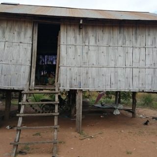 Création de toilettes pour les familles des filleuls de Preah Vihear