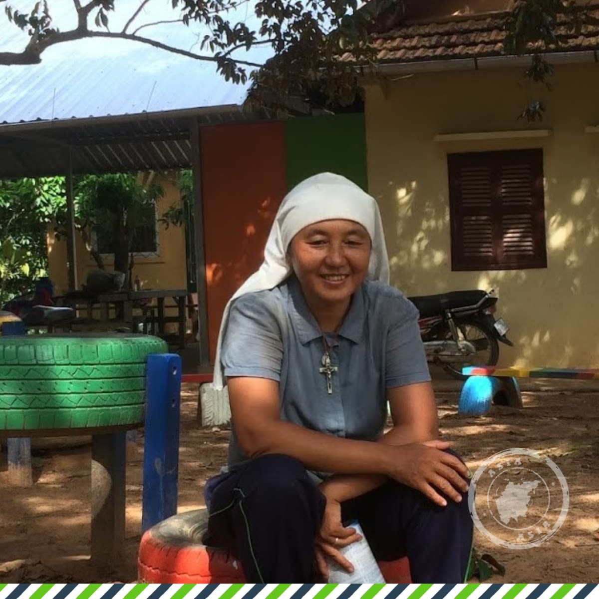 Marie-Ange a une histoire incroyable. Elle plante du poivre dans le sud du Cambodge pour aider les plus pauvres.
