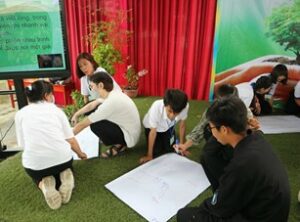 Soutenir les forums d’orientation et les camps d’été, au Vietnam