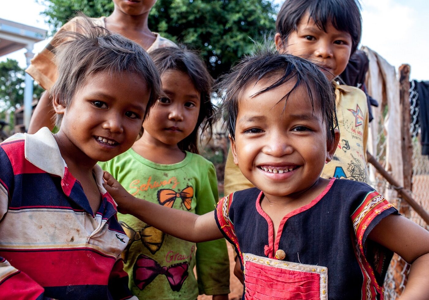 Des enfants de l'ethnie Jarai au Vietnam